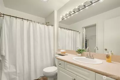 10825 SE 200th Street #B203, Kent, WA 98031 - Photo 12