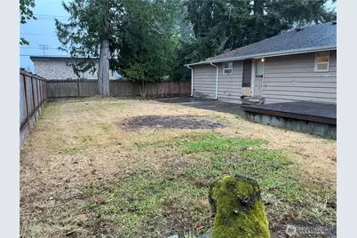 8007 215th Street SW, Edmonds, WA 98026 - Photo 2