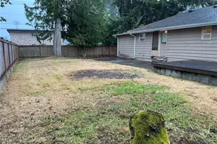 8007 215th St SW, Edmonds, WA 98026 - Photo 2