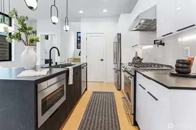 8750 13th Avenue NW #C, Seattle, WA 98117 - Photo 10