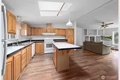 2930 Taylor Road #10, Oak Harbor, WA 98277 - Photo 4