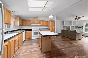 2930 Taylor Rd, Oak Harbor, WA 98277 - Photo 4