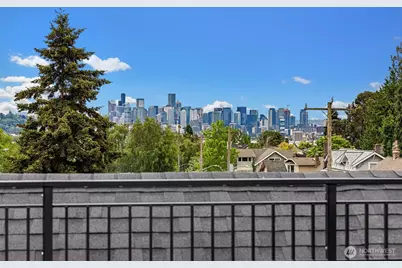 102 NE 44th Street, Seattle, WA 98105 - Photo 22