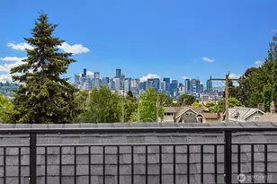 102 NE 44th St, Seattle, WA 98105 - Photo 22