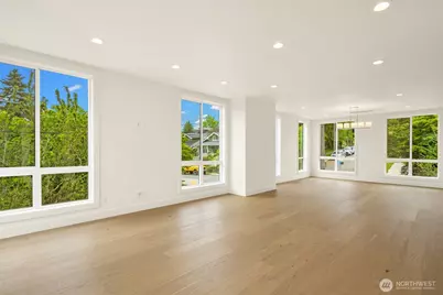 102 NE 44th Street, Seattle, WA 98105 - Photo 6