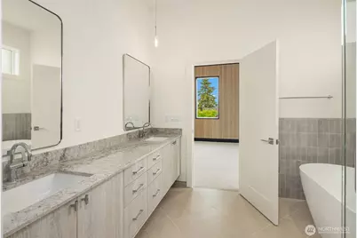 102 NE 44th Street, Seattle, WA 98105 - Photo 20