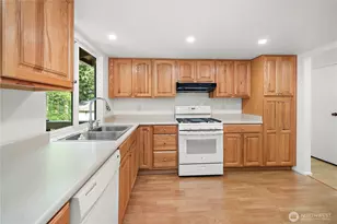 1108 NE 195th St, Shoreline, WA 98155 - Photo 10