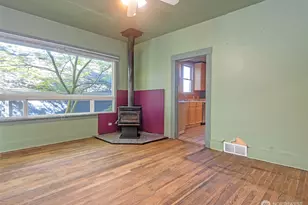 2214 N 60th St, Seattle, WA 98103 - Photo 6