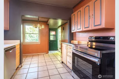 2214 N 60th Street, Seattle, WA 98103 - Photo 4