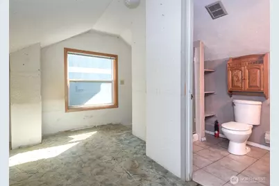 2214 N 60th Street, Seattle, WA 98103 - Photo 16