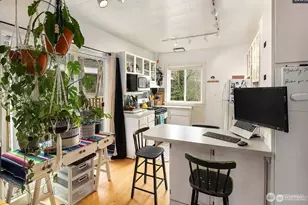 267 E Newton St, Seattle, WA 98102 - Photo 12