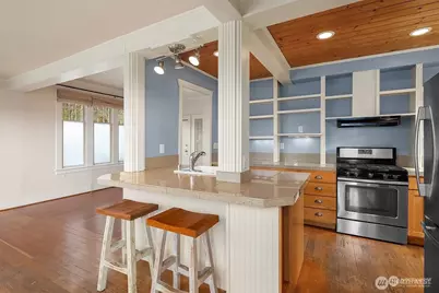 267 E Newton Street, Seattle, WA 98102 - Photo 8