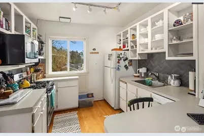 267 E Newton Street, Seattle, WA 98102 - Photo 10