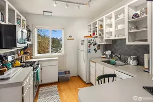 267 E Newton St, Seattle, WA 98102 - Photo 10