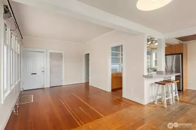 267 E Newton Street, Seattle, WA 98102 - Photo 4