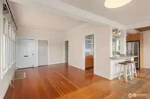 267 E Newton St, Seattle, WA 98102 - Photo 4