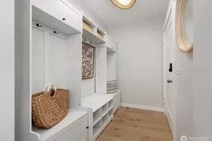 1312 NE 70th St, Seattle, WA 98115 - Photo 2