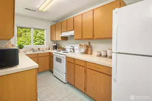 12801 SE 22nd Pl, Bellevue, WA 98005 - Photo 16