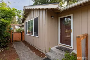 124 Crestwood Dr SW, Lakewood, WA 98498 - Photo 2