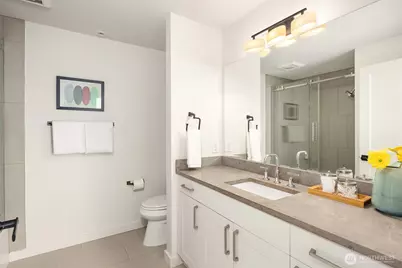 1810 Madrona Drive, Seattle, WA 98122 - Photo 16