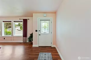 60 N Green Pl, East Wenatchee, WA 98802 - Photo 4