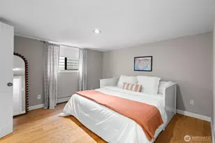 114 Queen Anne Dr, Seattle, WA 98109 - Photo 32