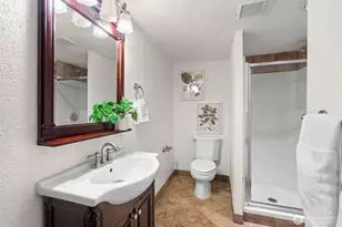 114 Queen Anne Dr, Seattle, WA 98109 - Photo 34