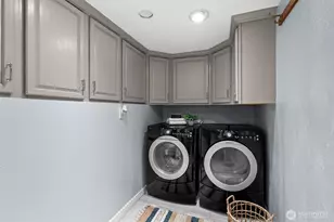 114 Queen Anne Dr, Seattle, WA 98109 - Photo 36