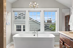 114 Queen Anne Dr, Seattle, WA 98109 - Photo 26