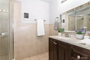 12517 NE 23rd Pl, Bellevue, WA 98005 - Photo 22