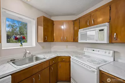 1425 S Puget Drive #117, Renton, WA 98055 - Photo 10