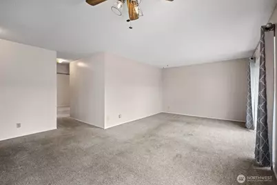 1425 S Puget Drive #117, Renton, WA 98055 - Photo 4