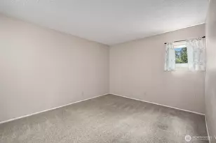 1425 S Puget Dr, Renton, WA 98055 - Photo 18