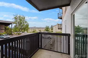1425 S Puget Dr, Renton, WA 98055 - Photo 24