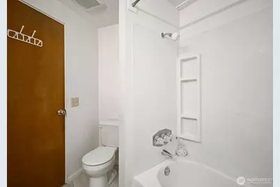 1425 S Puget Drive #117, Renton, WA 98055 - Photo 16