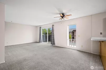 1425 S Puget Drive #117, Renton, WA 98055 - Photo 2