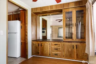 225 NE Ernst St, Oak Harbor, WA 98277 - Photo 8