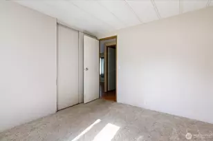 225 NE Ernst St, Oak Harbor, WA 98277 - Photo 18