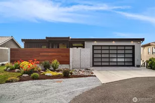 1104 Bayshore Dr, Camano Island, WA 98282 - Photo 2