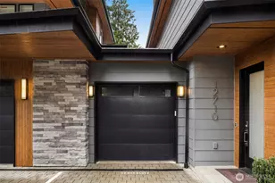 12710 NE 72nd St, Kirkland, WA 98033 - Photo 36