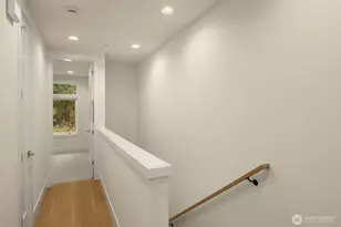 12710 NE 72nd St, Kirkland, WA 98033 - Photo 28