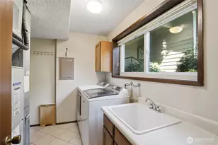 1041 Ihland Pl NE, Bainbridge Island, WA 98110 - Photo 26