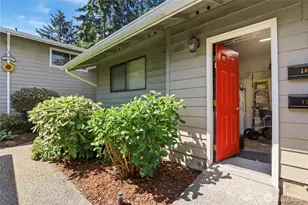 1041 Ihland Pl NE, Bainbridge Island, WA 98110 - Photo 4
