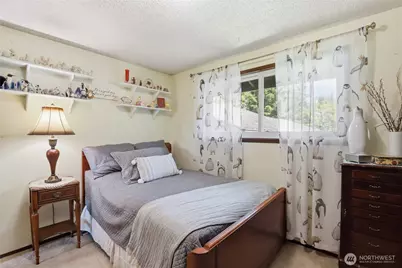 1041 Ihland Place NE, Bainbridge Island, WA 98110 - Photo 22