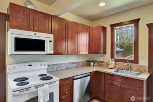 250 SE Andrews St, Issaquah, WA 98027 - Photo 6