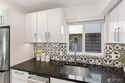 7007 Alonzo Avenue NW, Seattle, WA 98117 - Photo 14