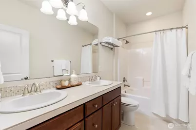 5716 197th Place SE, Bothell, WA 98012 - Photo 32