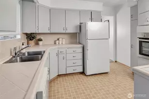 4606 NE 47th St, Seattle, WA 98105 - Photo 10