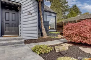 4606 NE 47th St, Seattle, WA 98105 - Photo 2