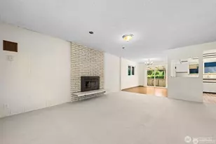 14221 SE 10th Pl, Bellevue, WA 98007 - Photo 10